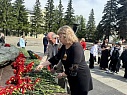 Сотрудники "УСТЭК-Челябинск" возложили цветы к Вечному огню 